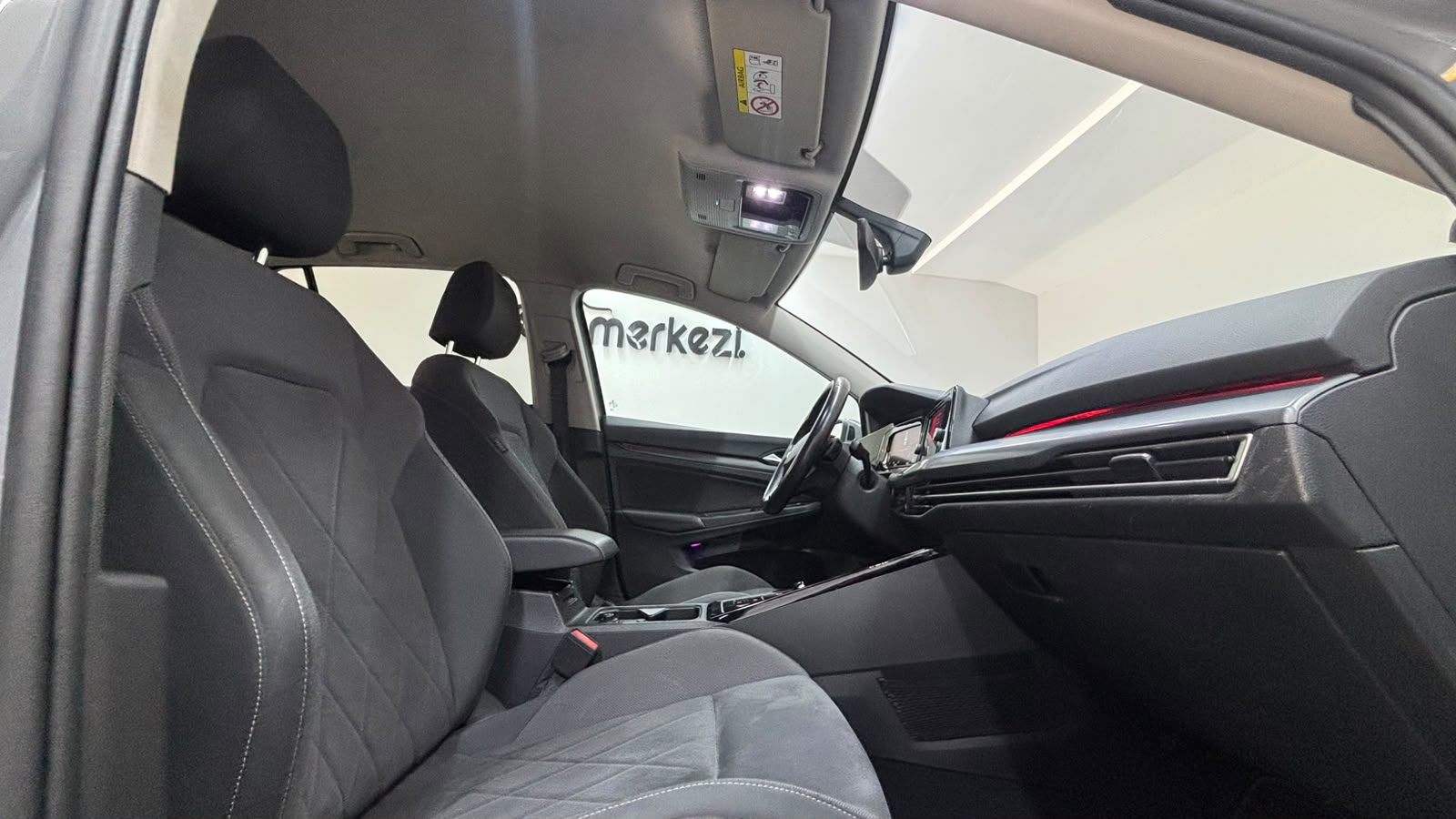 VOLKSWAGEN GOLF 17